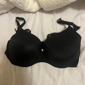 Black incredible by Victoria’s Secret bra!